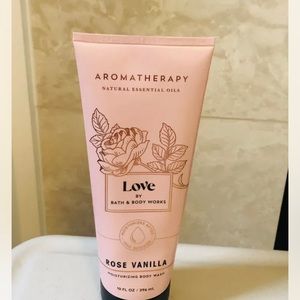 AROMATHERAPYNATURAL ESSENTIAL OILSLOVE BY BATH & BODY WORKS

BIG SIZE. 296 ML
